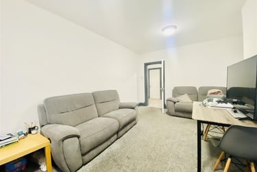 3 bed flat, Trent Bridge Buildings, West Bridgford, Nottingham, NG25FB - Image 3